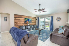 Cozy Farmhouse Villa w/ Pool near Airport & Parks